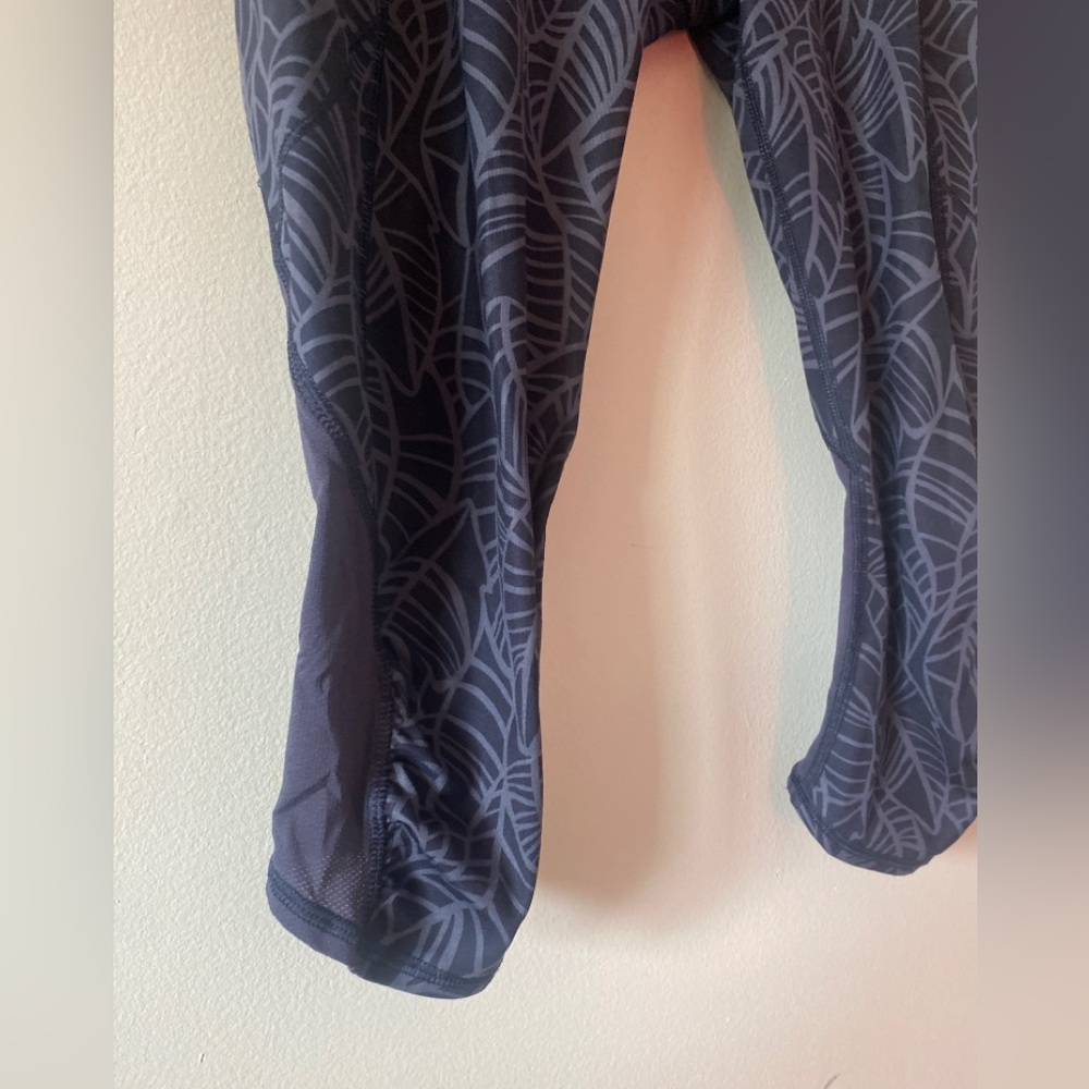 Lululemon Run A Marathon Crop II Size 6 - Picture 3 of 6
